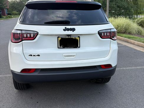 Used 2019 Jeep Compass Latitude AWD/4WD image 5