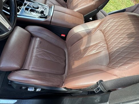 Used 2023 BMW X7 xDrive40i w/ M Sport Package image 16