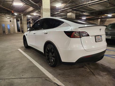Used 2022 Tesla Model Y Performance AWD/4WD image 6