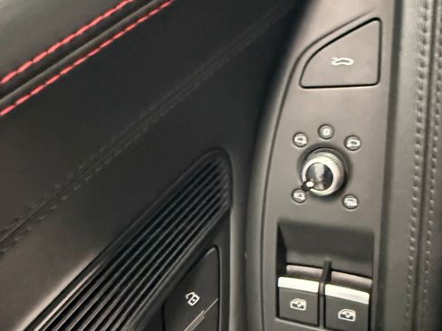 Used 2022 Audi R8 V10 w/ Carbon Exterior Package RWD image 6
