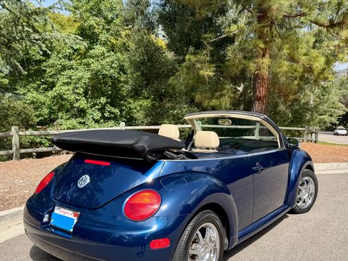 Used 2004 Volkswagen Beetle GLS FWD image 12