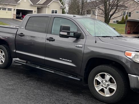 Used 2016 Toyota Tundra SR5 w/ SR5 Upgrade Package image 4