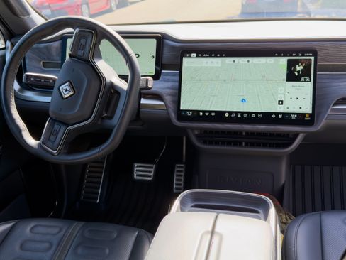 Used 2022 Rivian R1T Adventure image 15