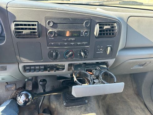 Used 2007 Ford F350 4x4 Regular Cab DRW Super Duty image 11