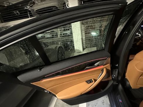 Used 2020 BMW M550i xDrive M550i xDrive Sedan 4D w/ Premium Package image 26