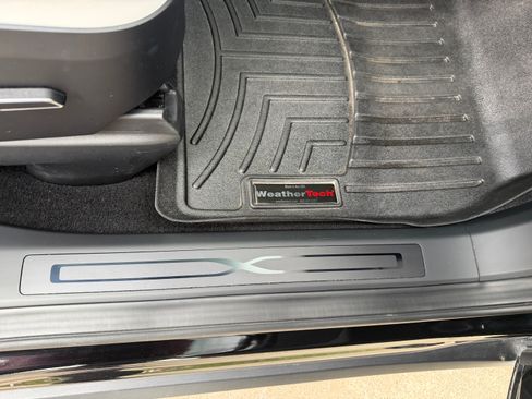 Used 2023 Tesla Model X Plaid image 19