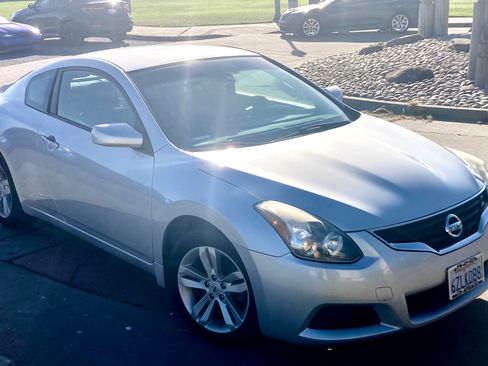 Used 2013 Nissan Altima 2.5 S FWD image 2
