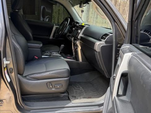 Used 2015 Toyota 4Runner SR5 Premium image 15