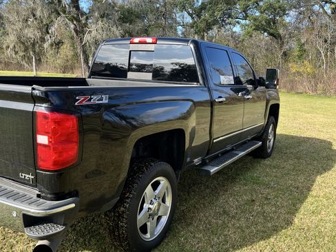 Used 2015 Chevrolet Silverado 2500 LTZ w/ Duramax Plus Package image 2