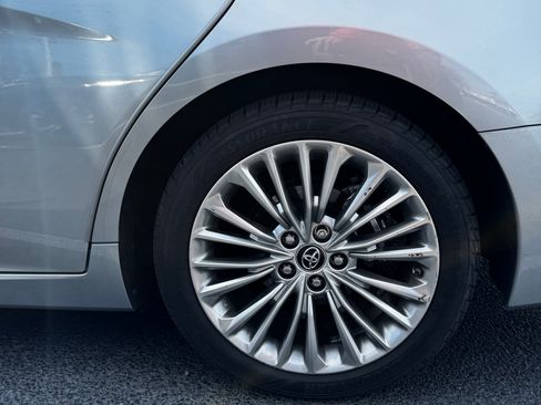 Used 2019 Toyota Avalon Limited w/ Advanced Safety Package image 11