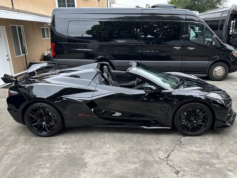 Used 2024 Chevrolet Corvette Z06 w/ Z07 Performance Package image 6