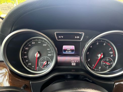Used 2017 Mercedes-Benz GLS 450 4MATIC image 4