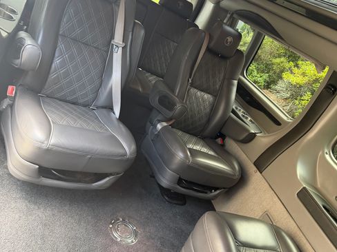 Used 2022 Ford Transit 150 Low Roof AWD image 8
