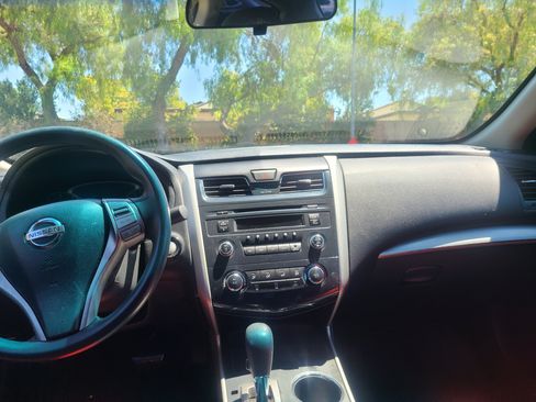 Used 2015 Nissan Altima 2.5 S w/ Power Driver Seat Package image 2