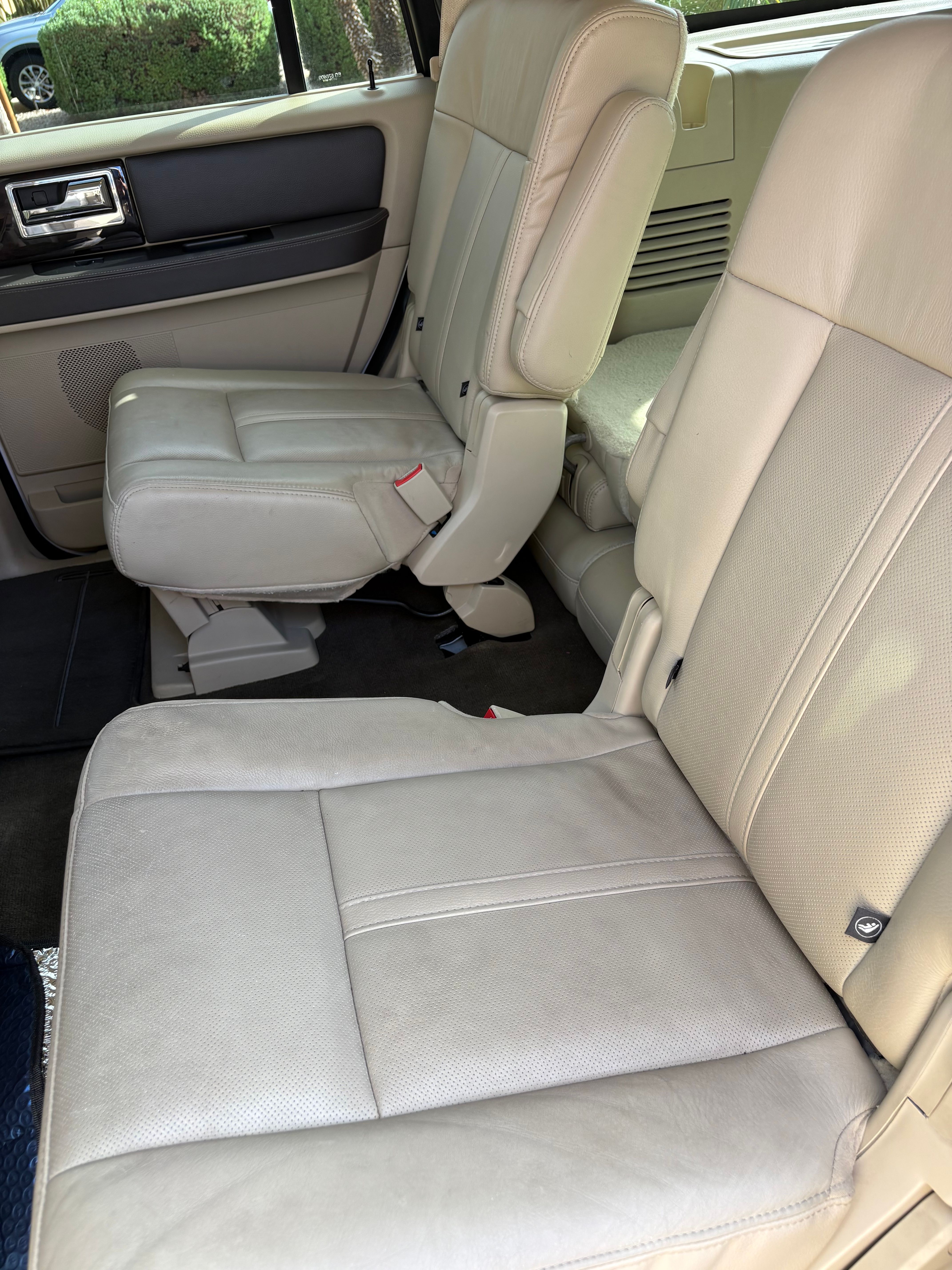 Used 2015 Lincoln Navigator 4WD w/ Equipment Group 101A Reserve image 19