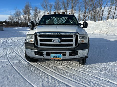 Used 2006 Ford F550 4x4 Regular Cab Super Duty image 4