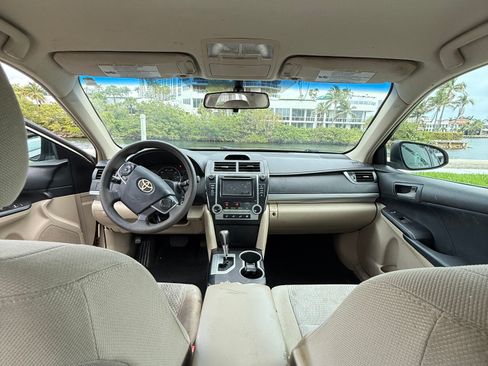 Used 2012 Toyota Camry LE image 14