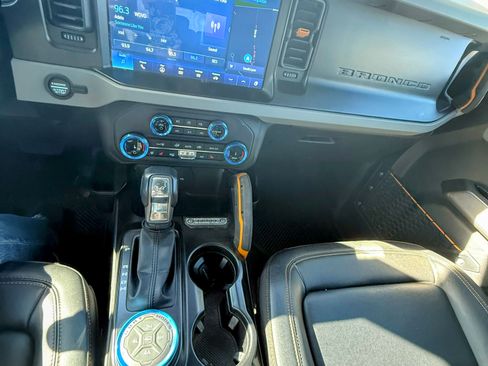 Used 2022 Ford Bronco Badlands image 13