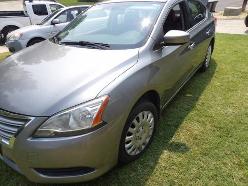 Used 2014 Nissan Sentra SV FWD image 1