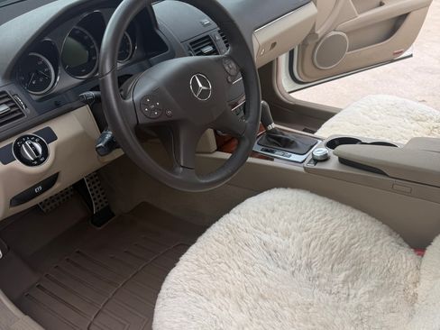 Used 2010 Mercedes-Benz C 300 Sedan image 8