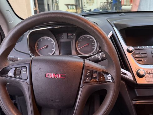 Used 2016 GMC Terrain SLE image 9