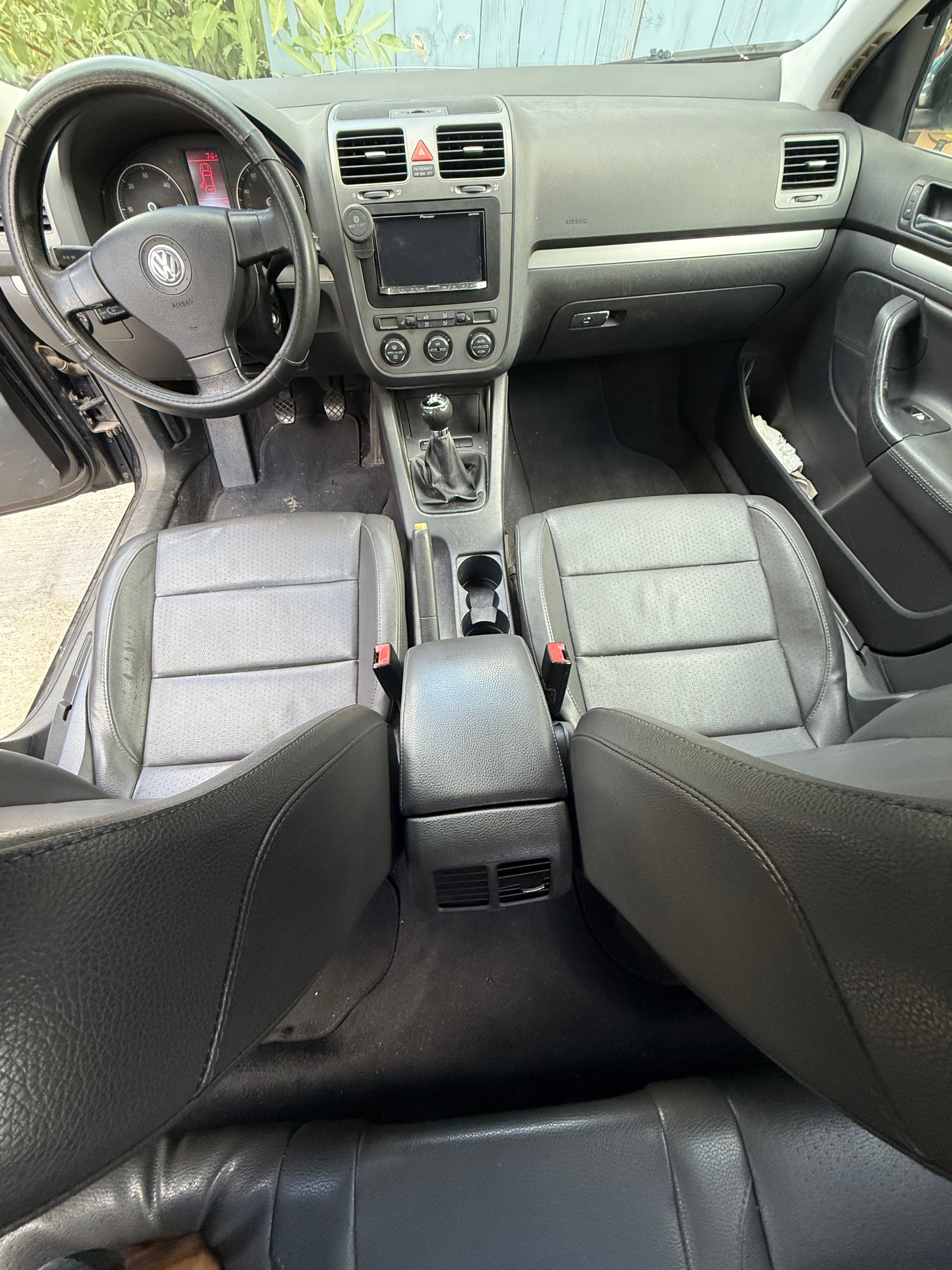 Used 2005 Volkswagen Jetta TDI FWD image 10