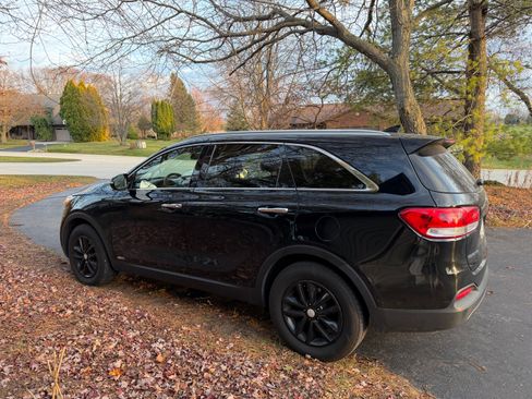 Used 2016 Kia Sorento LX w/ LX Convenience Package image 8