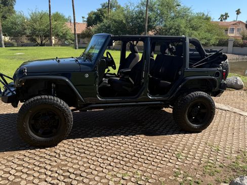 Used 2016 Jeep Wrangler Unlimited Sport w/ Connectivity Group image 5