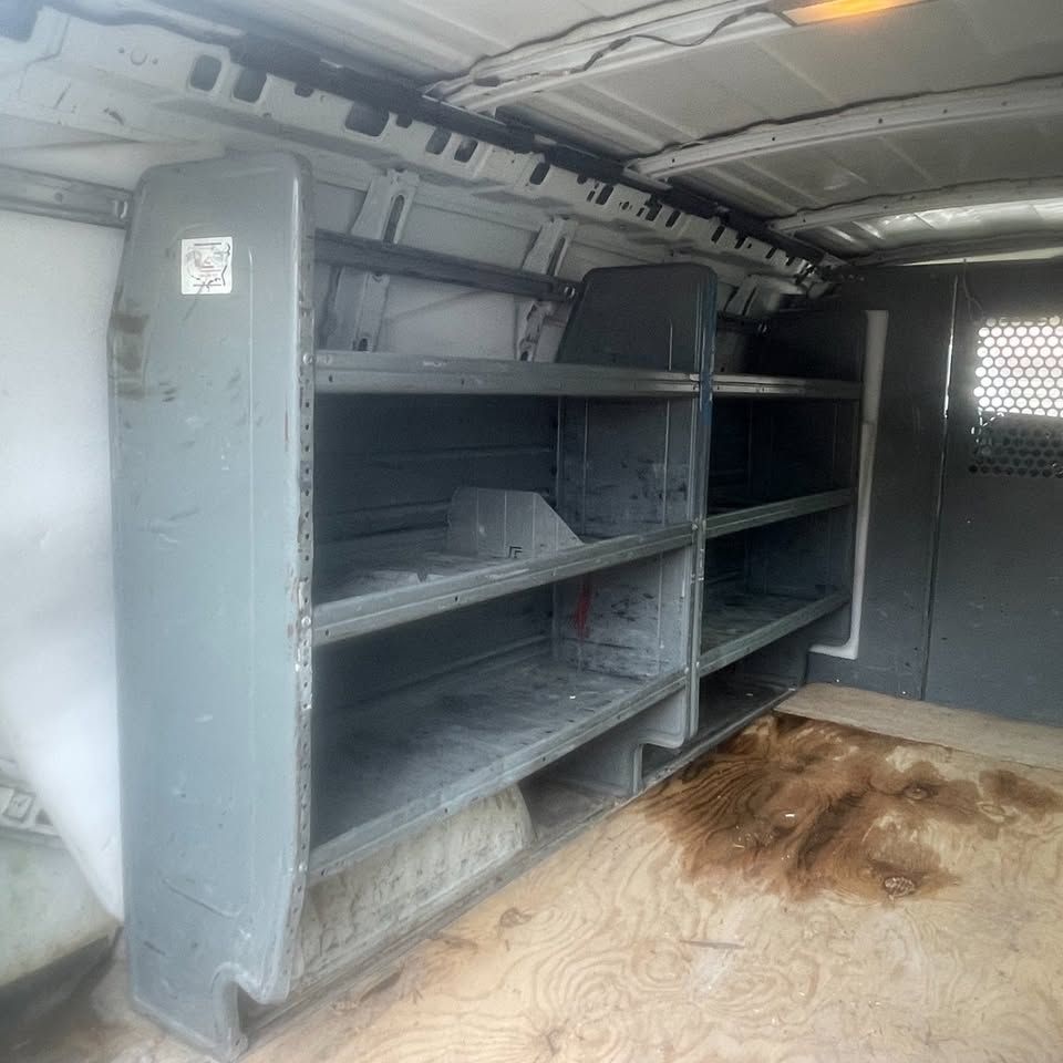 Used 2009 Chevrolet Express 2500 RWD image 13