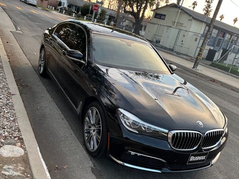 Used 2016 BMW 740i image 1