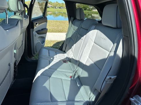 Used 2017 Jeep Grand Cherokee Summit image 19