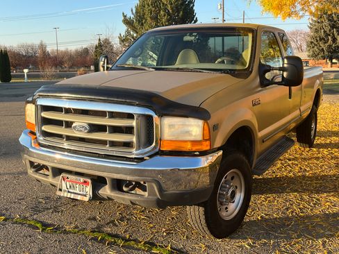 Used 1999 Ford F250 4x4 SuperCab Super Duty image 2