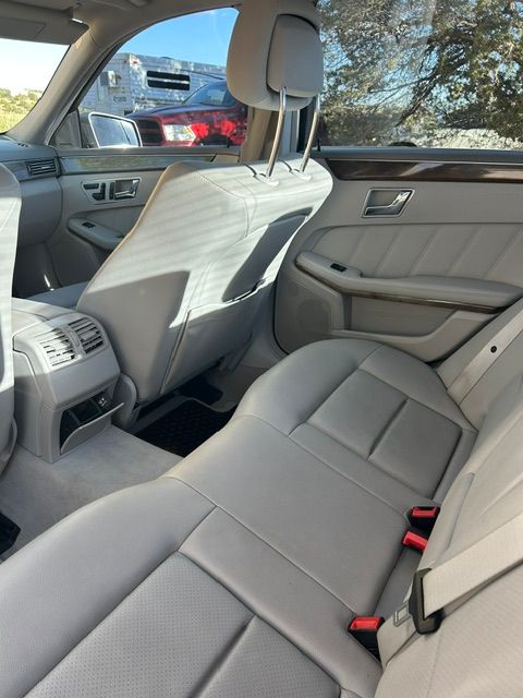 Used 2010 Mercedes-Benz E 350 4MATIC Sedan image 2
