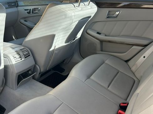 Used 2010 Mercedes-Benz E 350 4MATIC Sedan image 2