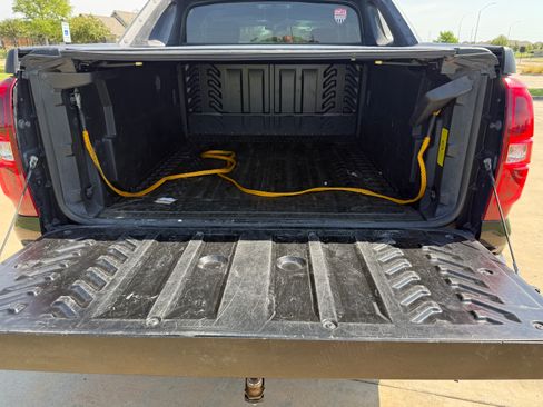 Used 2010 Chevrolet Avalanche LT w/ Luxury Package image 14