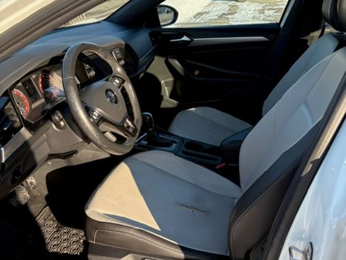 Used 2019 Volkswagen Jetta R-Line image 10