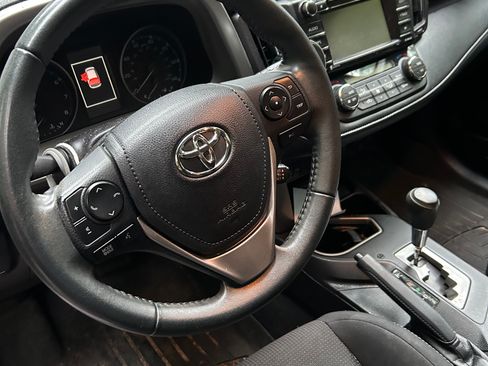 Used 2017 Toyota RAV4 XLE FWD image 6