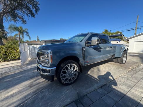 Used 2023 Ford F350 Lariat w/ Lariat Ultimate Package image 2