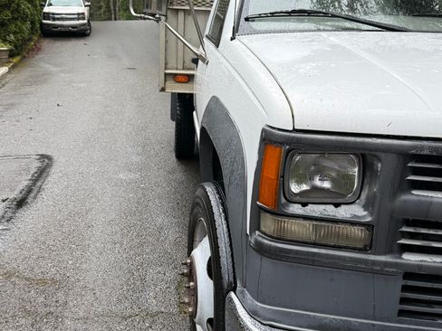Used 2001 Chevrolet Silverado 3500 2WD Regular Cab HD image 9