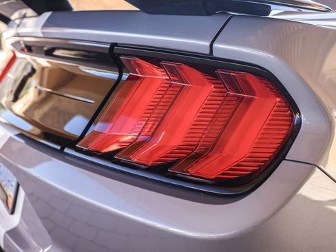 Used 2022 Ford Mustang Shelby GT500 w/ Technology Package image 10