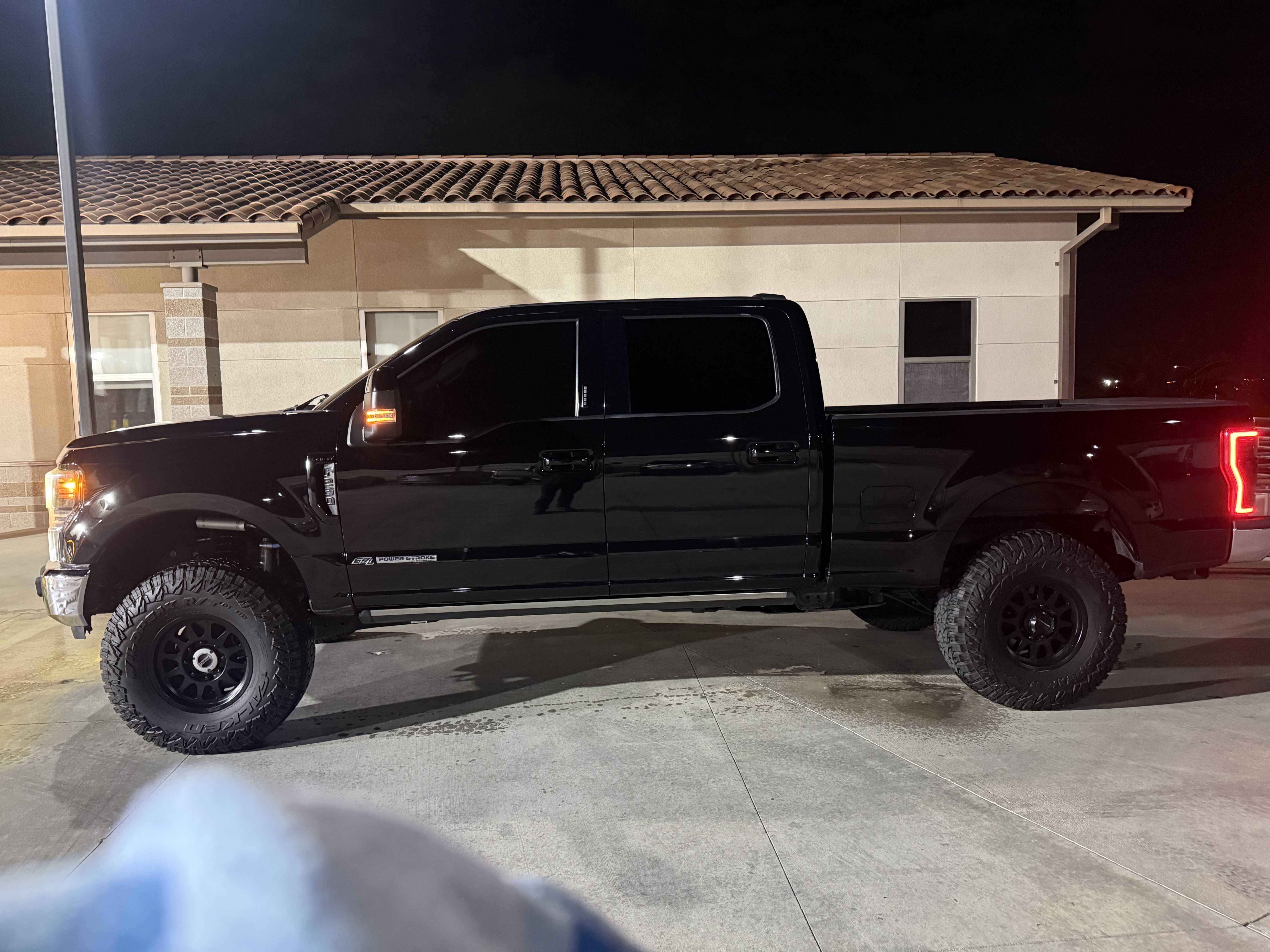 Used 2022 Ford F250 Lariat w/ Lariat Value Package AWD/4WD image 9