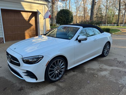 Used 2023 Mercedes-Benz E 450 4MATIC Cabriolet image 2