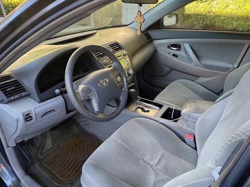 Used 2009 Toyota Camry LE FWD image 12