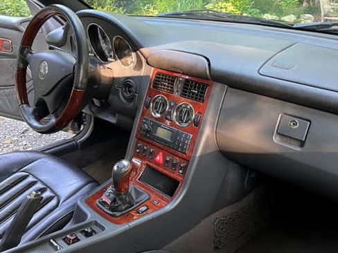 Used 2004 Mercedes-Benz SLK 320 image 26