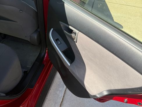 Used 2013 Toyota Prius Three FWD image 9