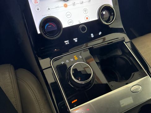 Used 2018 Land Rover Range Rover Velar R-Dynamic HSE AWD/4WD image 2