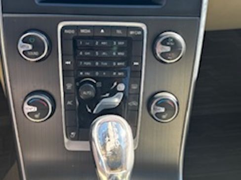 Used 2013 Volvo S60 T5 image 11