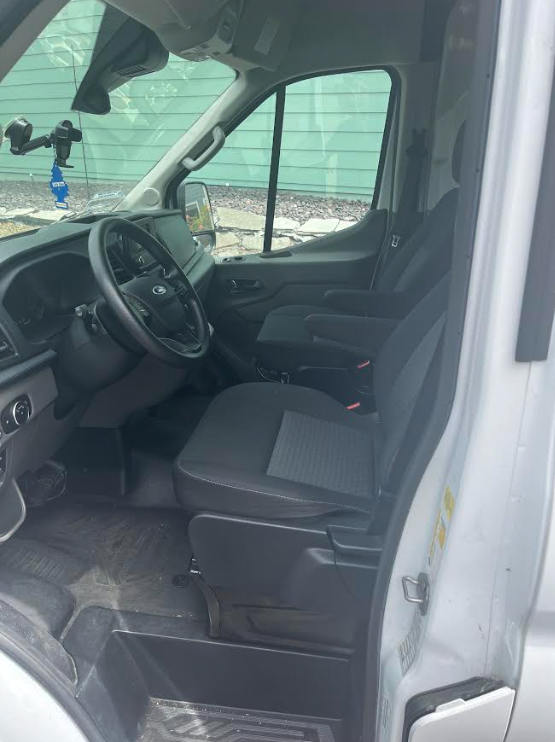 Used 2022 Ford Transit 250 Medium Roof AWD w/ Interior Upgrade Package image 4