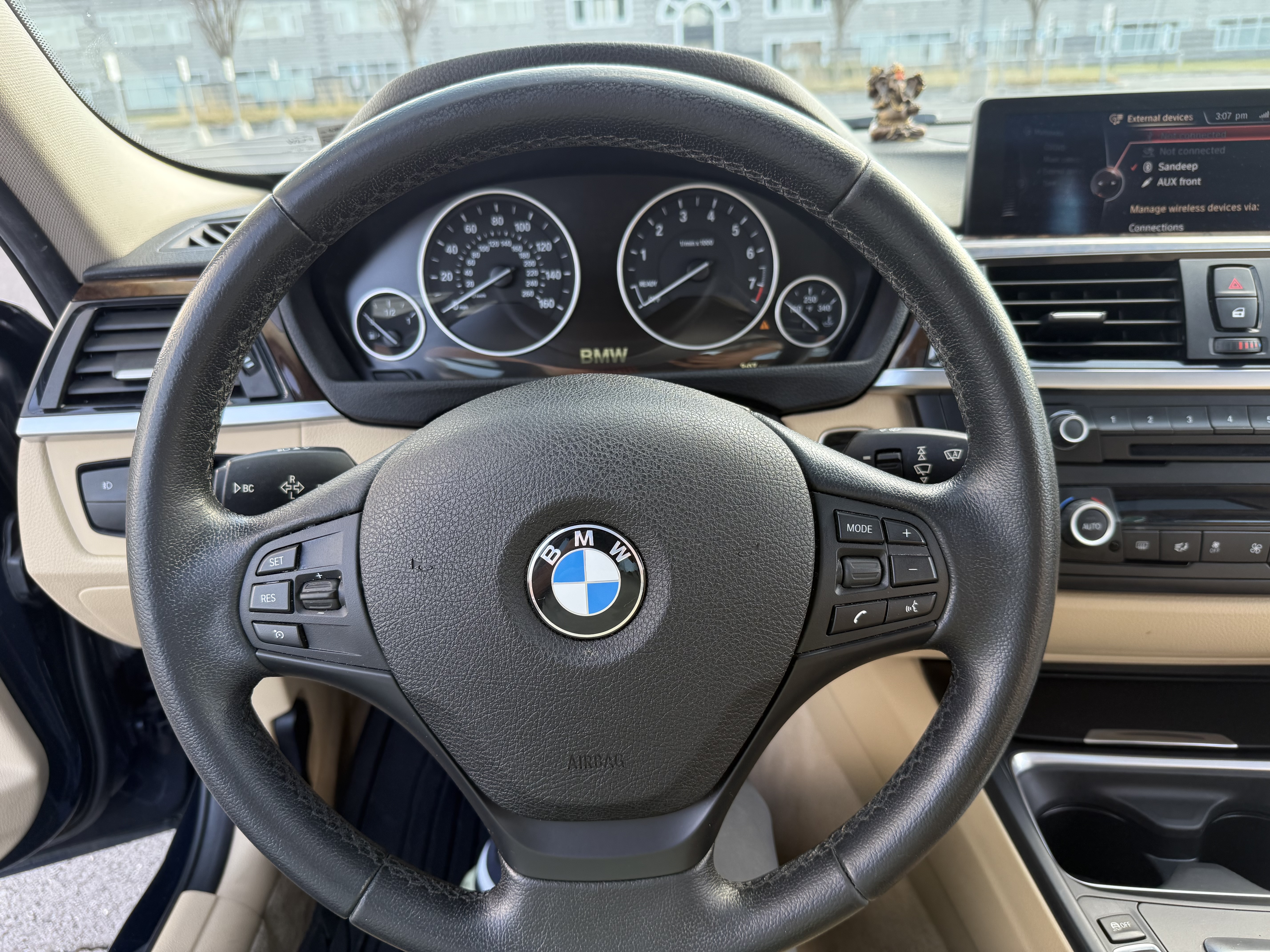 Used 2015 BMW 320i Sedan RWD image 12