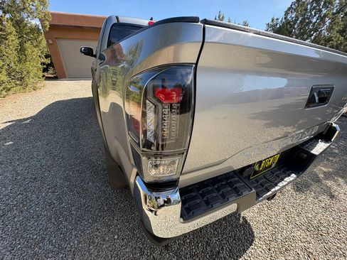 Used 2017 Toyota Tacoma TRD Off-Road w/ Tow Package image 15